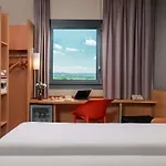Ibis Airport Szálloda