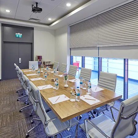 Ibis Airport 3*
