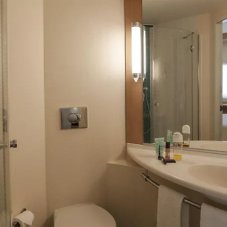 Ibis Airport 3*