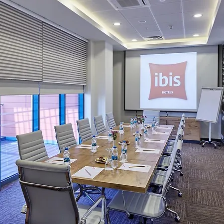 Ibis Airport 3*