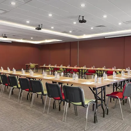 Ibis Airport מלון 3*