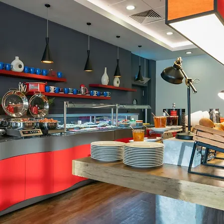 Отель Ibis Airport