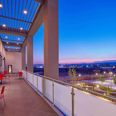 Hotel Ibis Airport 3*