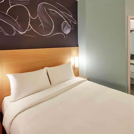 Ibis Airport Szálloda