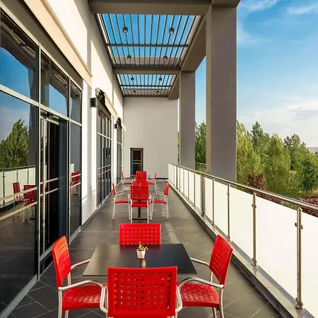 Hotel Ibis Airport