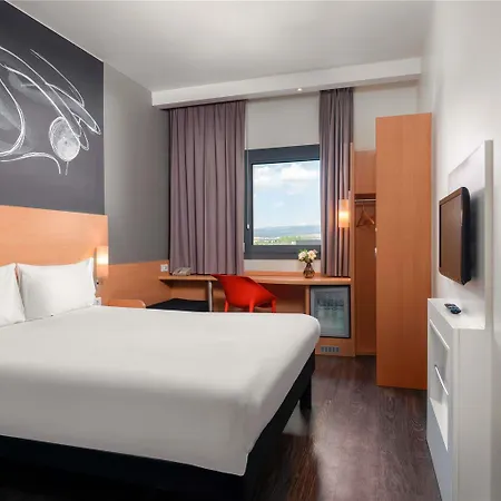 Ibis Airport 3*