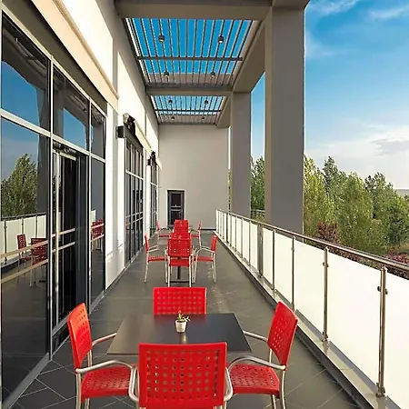 Ibis Airport Hotel 3*