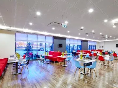 Отель Ibis Airport 3*