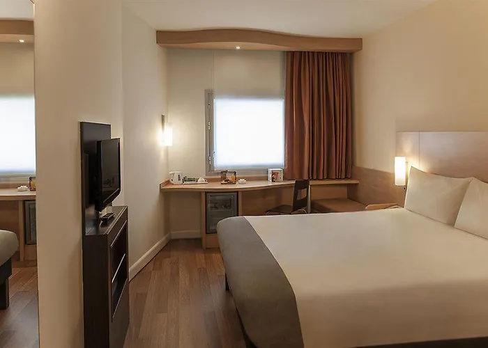 Ibis Airport Отель