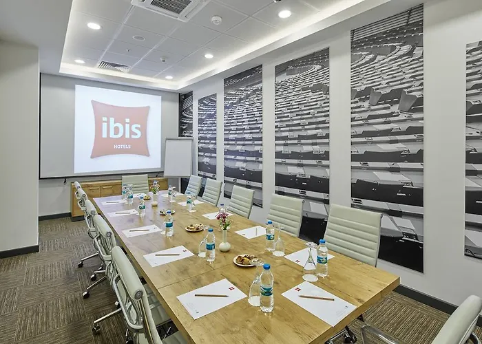 Отель Ibis Airport 3*