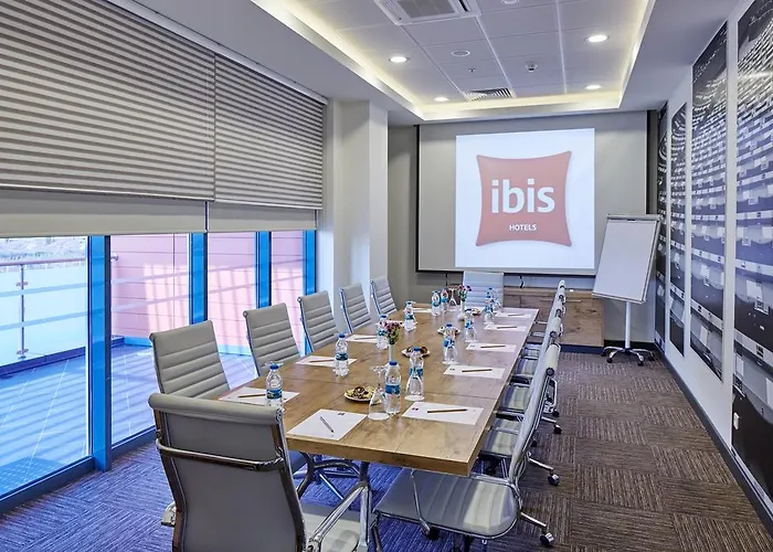 Ibis Airport 3*