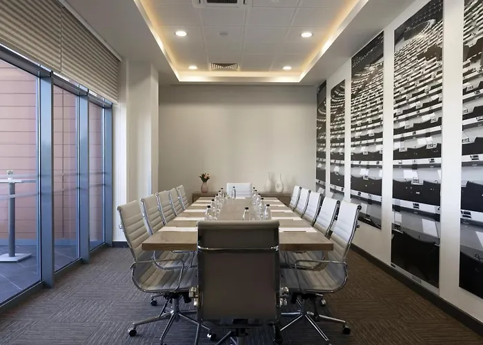 Ibis Airport Отель