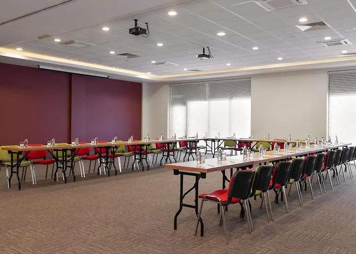 Ibis Airport Отель