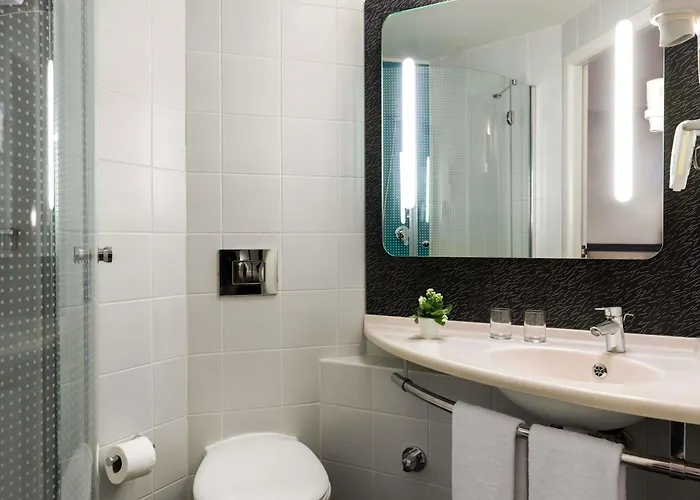 호텔 Ibis Airport 3*