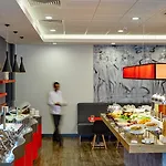 Hotel Ibis Airport 3*