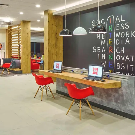 酒店 宜必思安卡拉机场酒店 3*