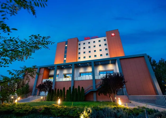 Hotel Ibis Airport 3*