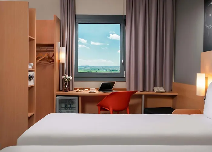 Ibis Airport Szálloda